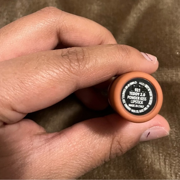 MAC Cosmetics Powder Kiss Lipstick (Teddy 2.0) with eyelashes - Picture 5 of 5